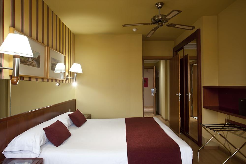 Ilunion Les Corts Spa Barcelona Ngoại thất bức ảnh